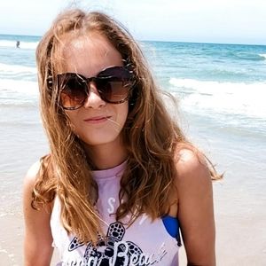 Meet your Posher, Charlotte